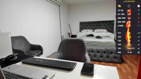 supermanboyxxl online show from October 16, 6:35 am