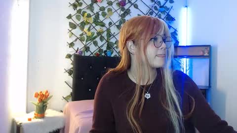 suri_boobs online show from December 15, 11:06 am