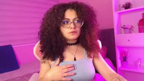 Snapshot of susan_bluee chatting on December 4, 12:19 pm Susan online show from December 4, 12:19 pm