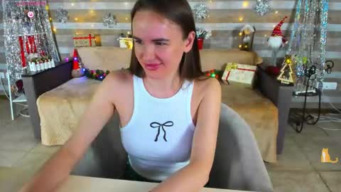 susansmitt online show from December 6, 12:18 am