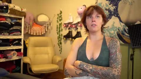 Snapshot of sushifox chatting on October 8, 3:07 pm   online show from October 8, 3:07 pm