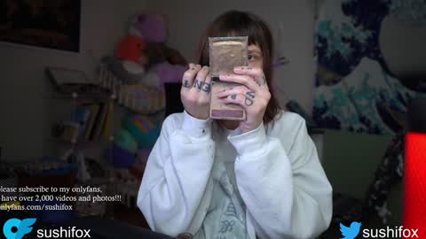 Snapshot of sushifox chatting on January 21, 5:51 pm   online show from January 21, 5:51 pm