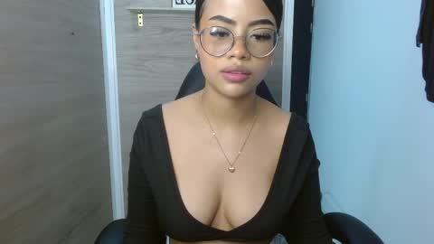 Snapshot of sussan_love01 chatting on February 19, 6:00 pm Susan online show from February 19, 6:00 pm