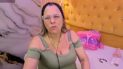 Sussy  online show from February 5, 2:04 am