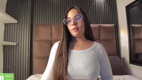 sussy_vixen online show from November 19, 5:40 am