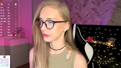 Jessica online show from December 3, 7:25 pm