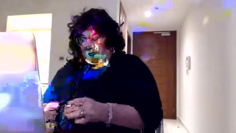 Snapshot of suzannebanci chatting on October 31, 6:30 pm My name is Sissy or more fully Suzanna Aprilia Maria Mariquita Catarina Chinita Banci. Soy una puta - que chimba ladybug online show from October 31, 6:30 pm