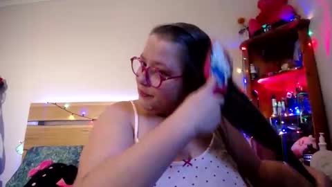 suzie stardust online show from February 14, 7:55 am