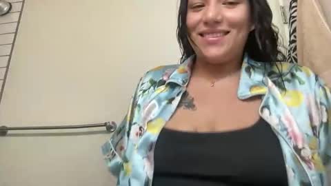 Suzy online show from March 9, 7:18 pm