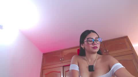 Amy  IG sweeet amy0 online show from February 19, 8:52 pm