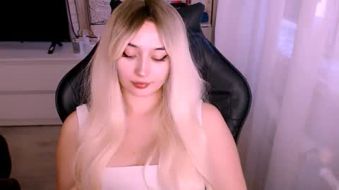 Snapshot of sweeet_baby0 chatting on October 19, 1:10 am Kate online show from October 19, 1:10 am