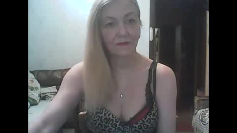 sweet4blonde609 online show from January 28, 9:19 am