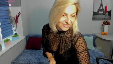 Snapshot of sweet___margaret chatting on December 31, 12:46 pm Margaret  online show from December 31, 12:46 pm