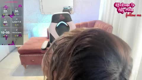 Snapshot of sweet_alice_m chatting on February 10, 2:05 pm Alice online show from February 10, 2:05 pm