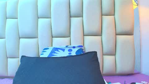 Snapshot of sweet_amye chatting on October 23, 7:15 pm Amye online show from October 23, 7:15 pm