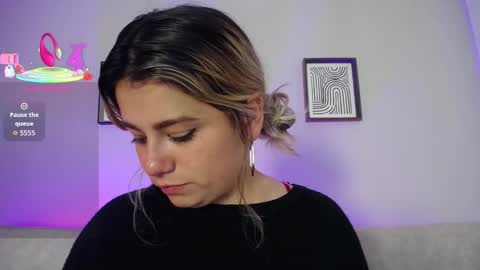 Bella Valery online show from December 5, 11:34 pm