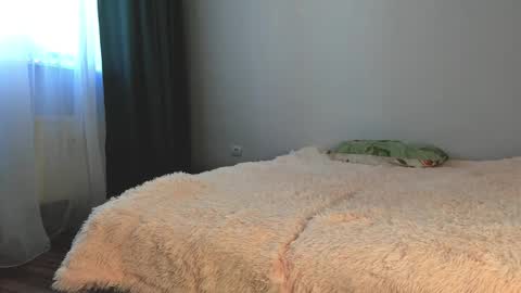 Christina online show from March 1, 9:35 am