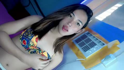 sweet_cassy12 online show from May 2, 8:42 am