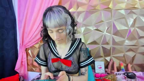 Snapshot of sweet_emmili chatting on February 6, 12:15 pm  emmili  online show from February 6, 12:15 pm