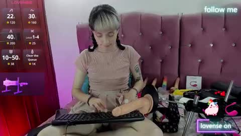 Snapshot of sweet_emmili chatting on October 27, 12:16 pm  emmili  online show from October 27, 12:16 pm