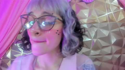 Snapshot of sweet_emmili chatting on February 14, 6:19 pm  emmili  online show from February 14, 6:19 pm