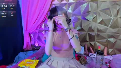 Snapshot of sweet_emmili chatting on March 3, 12:17 pm  emmili  online show from March 3, 12:17 pm