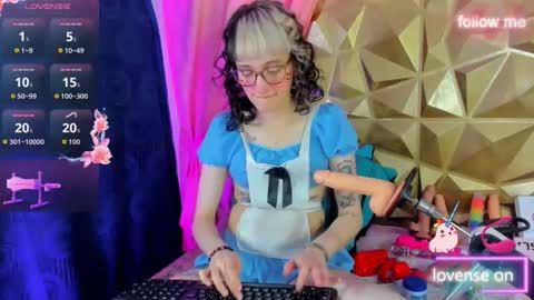 Snapshot of sweet_emmili chatting on September 25, 12:56 pm  emmili  online show from September 25, 12:56 pm