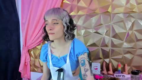 Snapshot of sweet_emmili chatting on February 9, 12:08 pm  emmili  online show from February 9, 12:08 pm