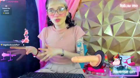 Snapshot of sweet_emmili chatting on September 16, 12:40 pm  emmili  online show from September 16, 12:40 pm