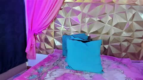 Snapshot of sweet_emmili chatting on February 13, 6:15 pm  emmili  online show from February 13, 6:15 pm
