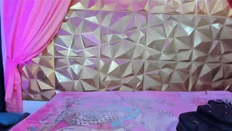 Snapshot of sweet_emmili chatting on February 11, 6:11 pm  emmili  online show from February 11, 6:11 pm