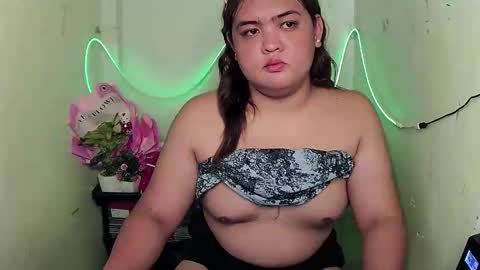 sweet_frex123 online show from October 5, 5:38 am