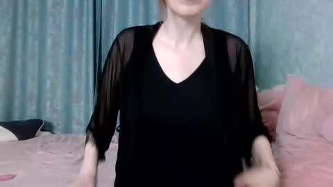 sweet_lilbunny online show from March 28, 4:41 pm