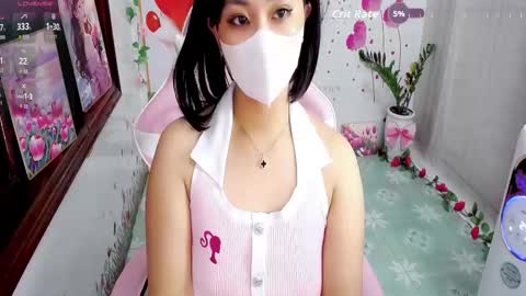 Snapshot of sweet_lily0 chatting on October 13, 9:17 pm Lily online show from October 13, 9:17 pm