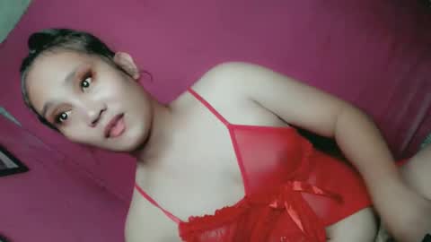 Snapshot of sweet_lover5 chatting on January 2, 1:19 pm SWEET LOVE online show from January 2, 1:19 pm