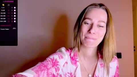 Mia online show from March 2, 3:59 pm