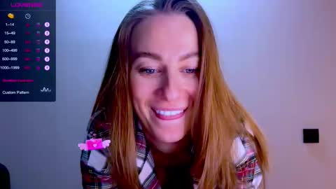 Mia online show from December 20, 1:51 pm