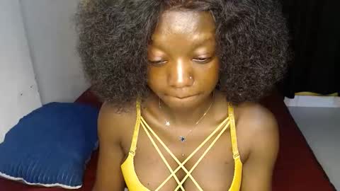 Snapshot of sweet_sherie chatting on October 31, 12:44 am ellanah Tracie online show from October 31, 12:44 am