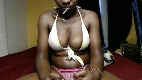 Snapshot of sweet_sherie chatting on March 6, 9:14 am ellanah Tracie online show from March 6, 9:14 am