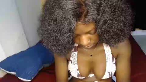 Snapshot of sweet_sherie chatting on November 1, 12:44 am ellanah Tracie online show from November 1, 12:44 am