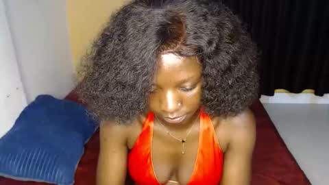 Snapshot of sweet_sherie chatting on October 21, 1:11 am ellanah Tracie online show from October 21, 1:11 am