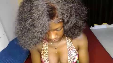 Snapshot of sweet_sherie chatting on October 24, 12:33 am ellanah Tracie online show from October 24, 12:33 am