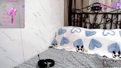 Leah online show from April 21, 7:59 am