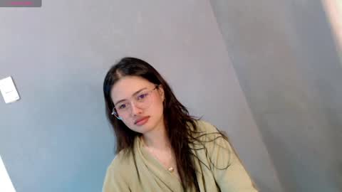Snapshot of sweet_sirenxx chatting on January 14, 5:19 am Leah online show from January 14, 5:19 am
