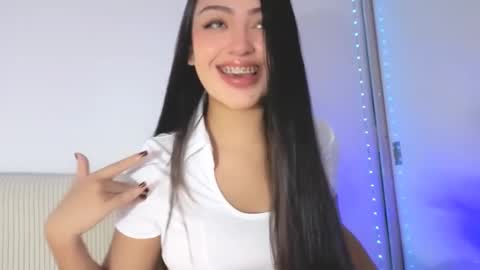 sweet_sophie_7 online show from February 28, 3:32 am