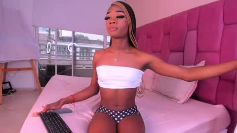 Snapshot of sweet_stacie chatting on February 5, 2:05 pm sweet_stacie online show from February 5, 2:05 pm