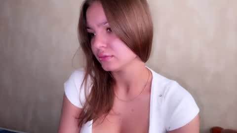 sweet_strawberr online show from June 26, 10:21 am