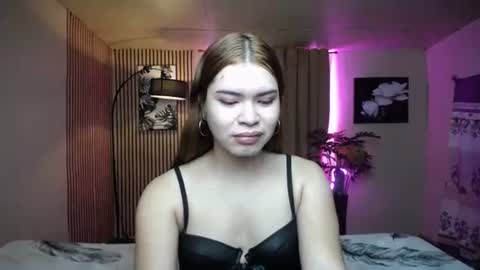 Snapshot of sweet_trexie chatting on October 26, 12:00 am sweet_trexie online show from October 26, 12:00 am