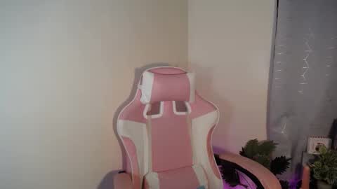 Trisha online show from November 11, 12:51 pm