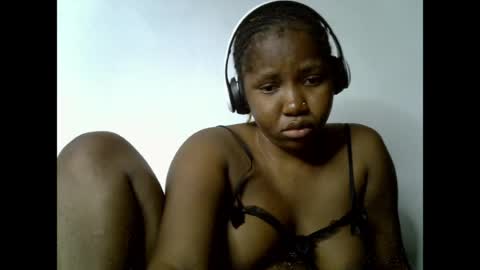 sweetcoochiex online show from June 24, 11:45 pm